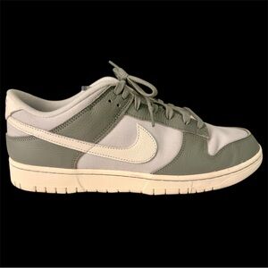 Nike Dunk Low Retro Premium -Mica Green size 13